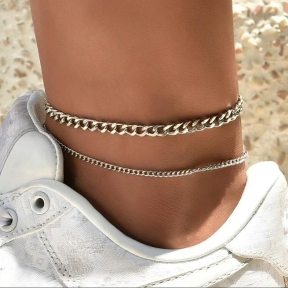 3/$30 🤍 2pcs Chain Anklet